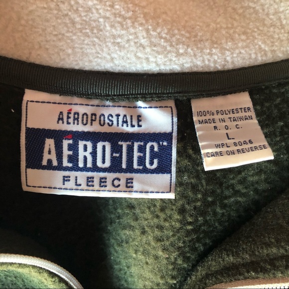 ❗️2/$20❗️ Vintage Olive 3/4 Zip Sweater - Picture 8 of 8